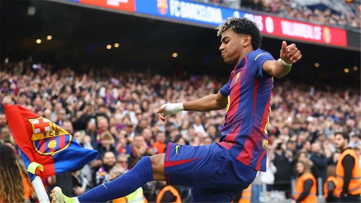 لحظة توتر: انفعال لامين يامال بعد التبديل يثير تساؤلات حول مستقبل العلاقة مع فليك في برشلونة