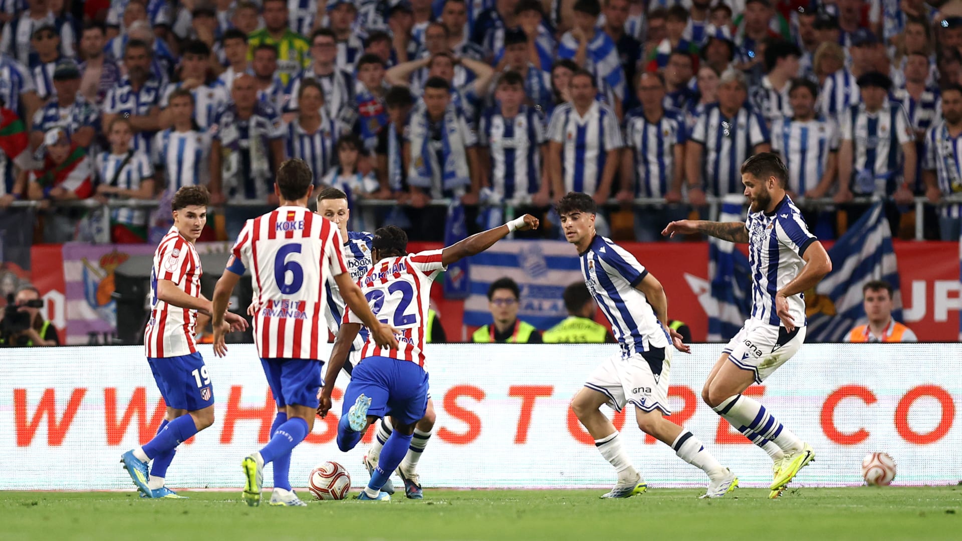 ريال سوسيداد يسطر التاريخ: تتويج بكأس ملك إسبانيا بعد ملحمة ركلات الترجيح ضد أتلتيكو