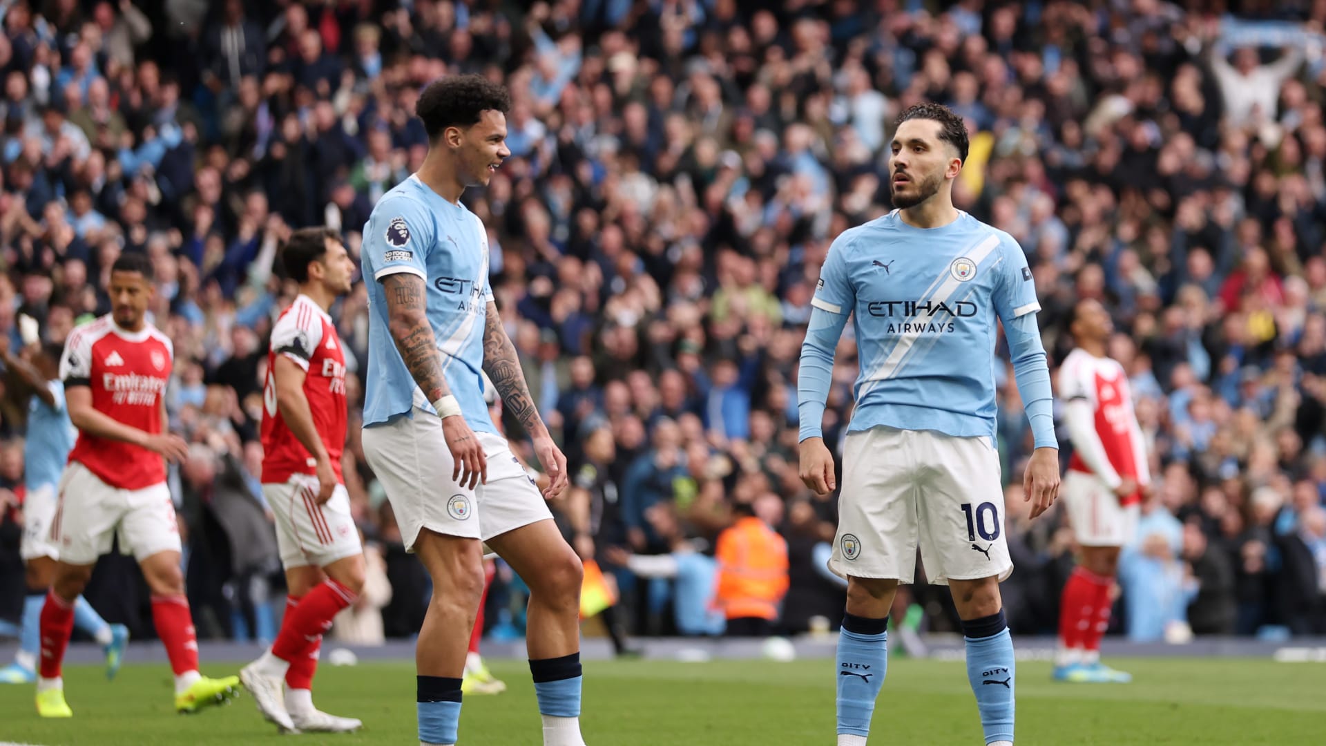 قمة البريميرليغ تشتعل: نظرة على ترتيب الدوري الإنجليزي الممتاز بعد فوز مانشستر سيتي المثير