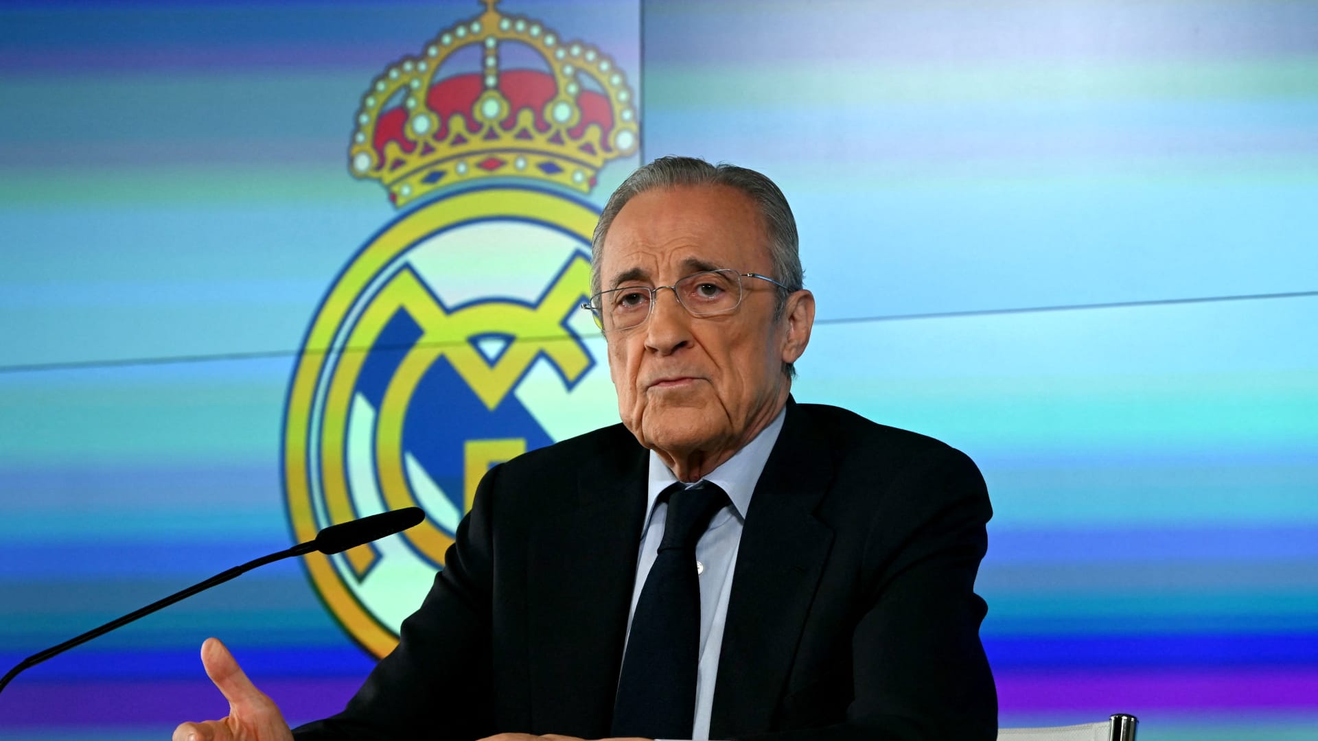 فلورنتينو بيريز يحسم الجدل: رد قاطع على شائعات استقالته ومصير مدرب ريال مدريد