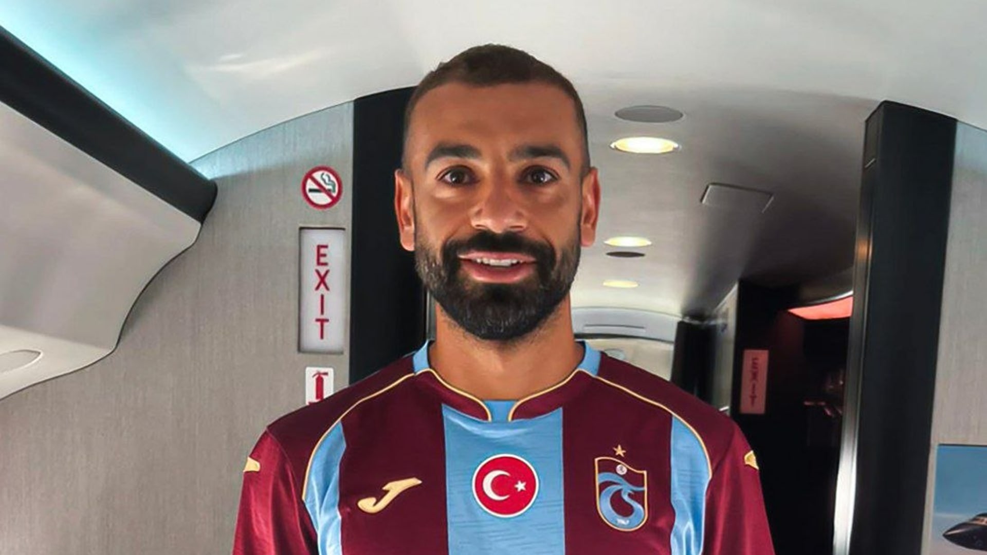 لحظة تاريخية: ظهور محمد صلاح بقميص طرابزون سبور يثير حماس الجماهير التركية والمصرية!